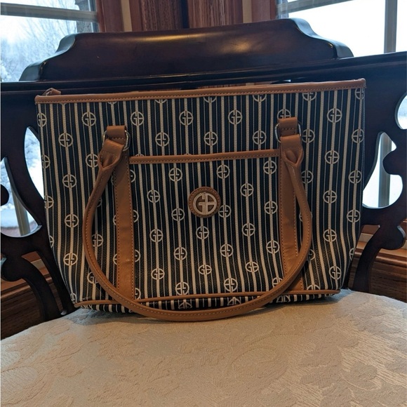 Giani Bernini Stripe Signature Tote/Purse in Navy/Tan - Picture 1 of 9